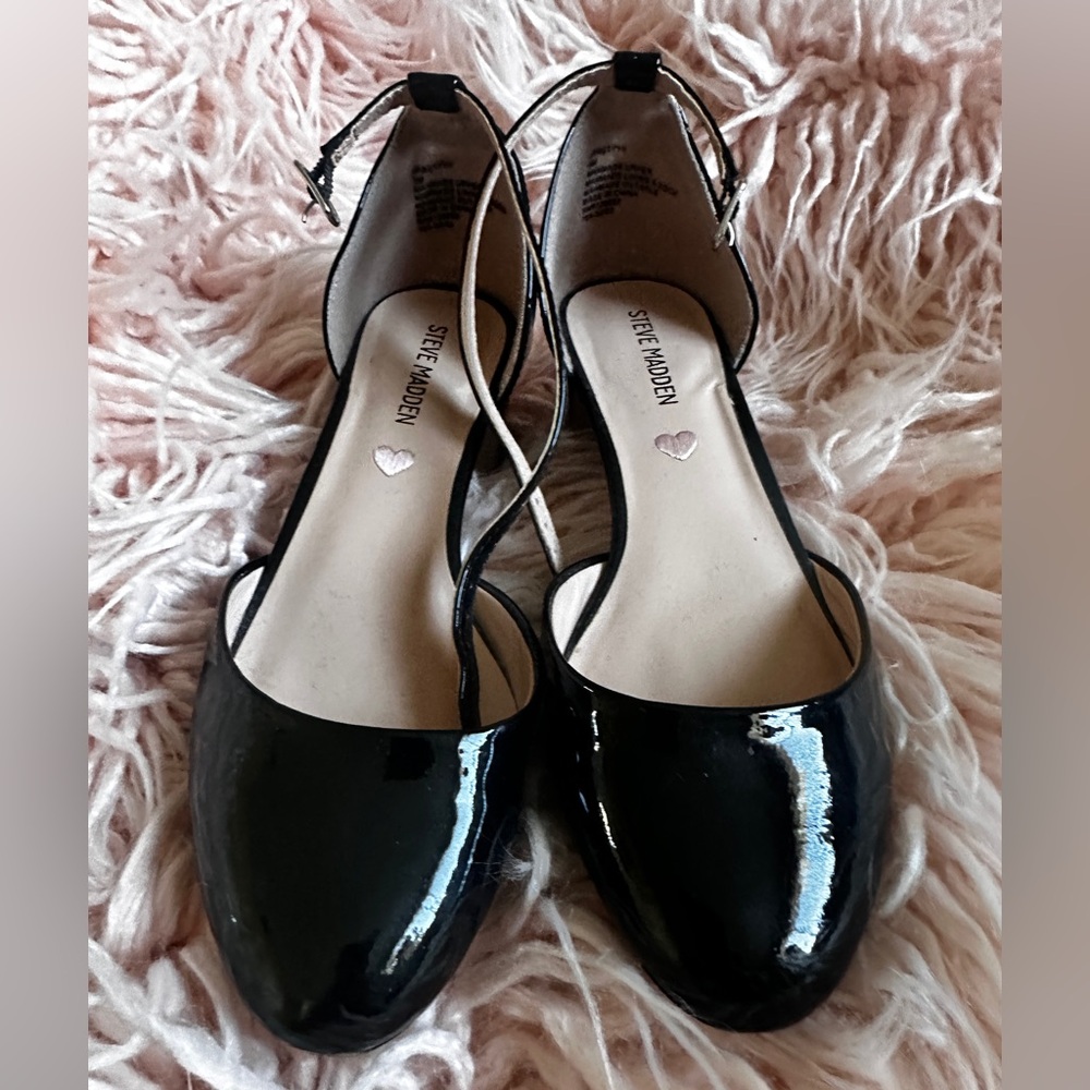 Steve Madden PRETTYY Black Patent Ankle Strap Flats – Size 3M – New Without Box